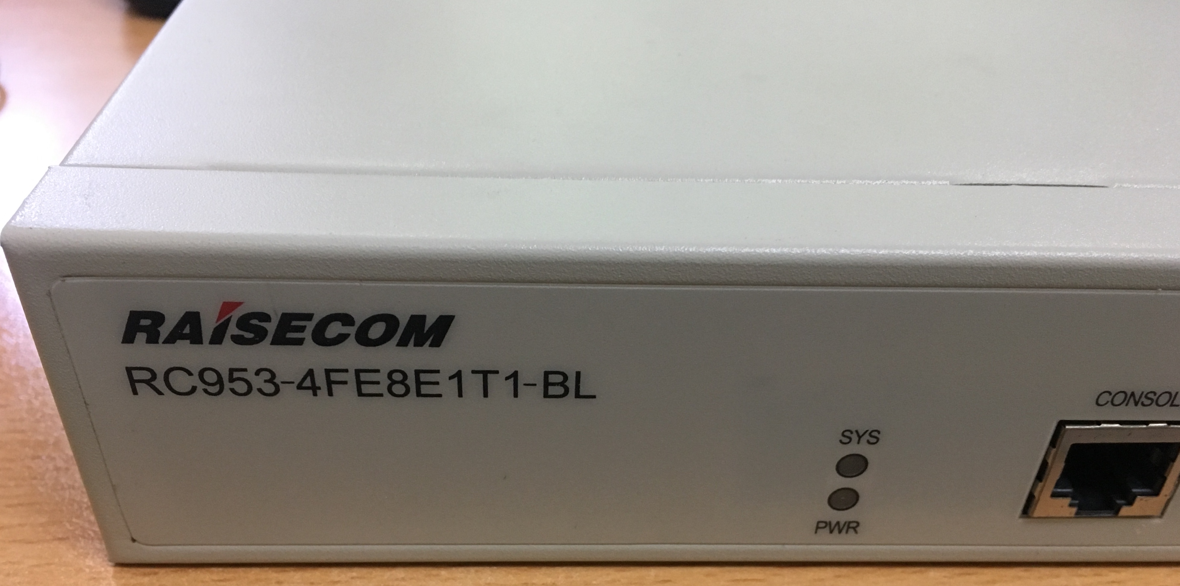 Thiết bị chuyển đổi Ethernet/E1 (Modem chuyển đổi 8E1/G703 sang FE (RC953-4FE8E1T1-BL-WP)